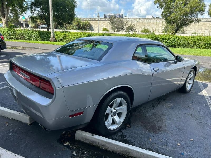 2011 Dodge Challenger SE - Photo 6