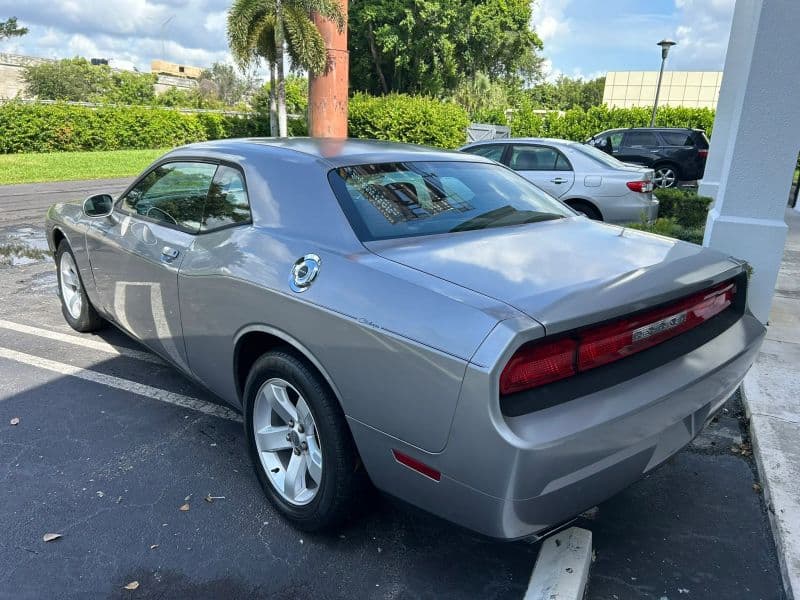 2011 Dodge Challenger SE - Photo 4