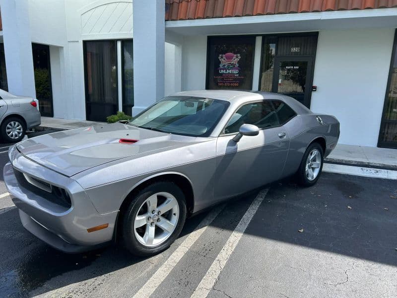 2011 Dodge Challenger SE - Photo 2